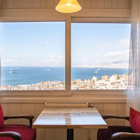 Flat With Mesmerizing Sea View In Konak * Izmir