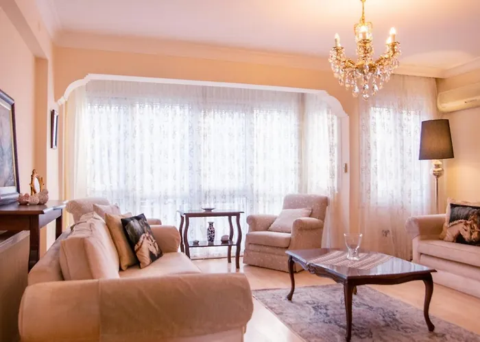 Flat With Mesmerizing Sea View In Konak Apartment *