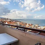 Flat With Mesmerizing Sea View In Konak Esmirna