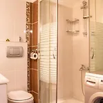 Flat With Mesmerizing Sea View In Konak *
