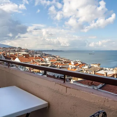 Flat With Mesmerizing Sea View In Konak Izmir
