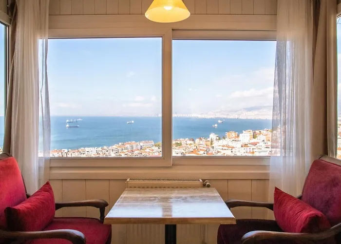 Flat With Mesmerizing Sea View In Konak * İzmir