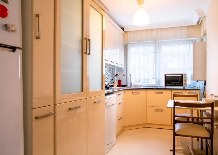 Flat With Mesmerizing Sea View In Konak